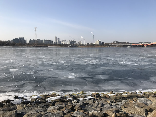 韓國首爾行-漢江公園(望遠段)、首爾艦公園及冰封的漢江