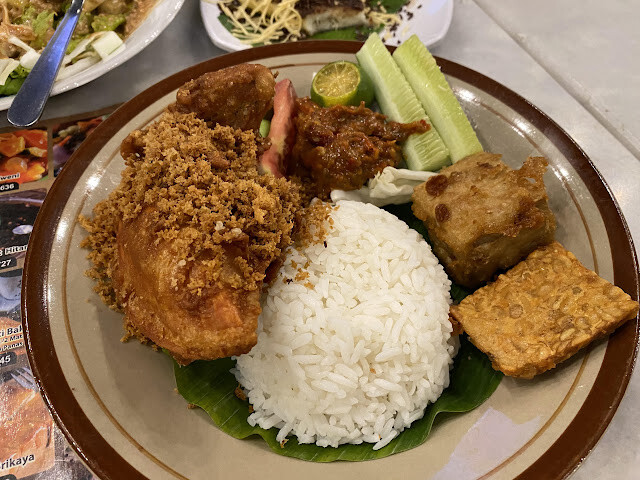 印尼棉蘭遊- Merdeka Walk(Lapangan Merdeka)，棉蘭夜生活的熱點