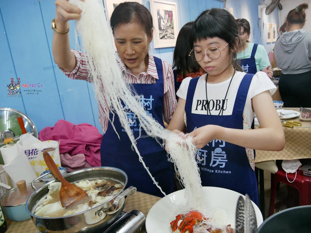 賞鯨了啦！看完海豚和牛奶海，再到漁港體驗DIY海鮮料理