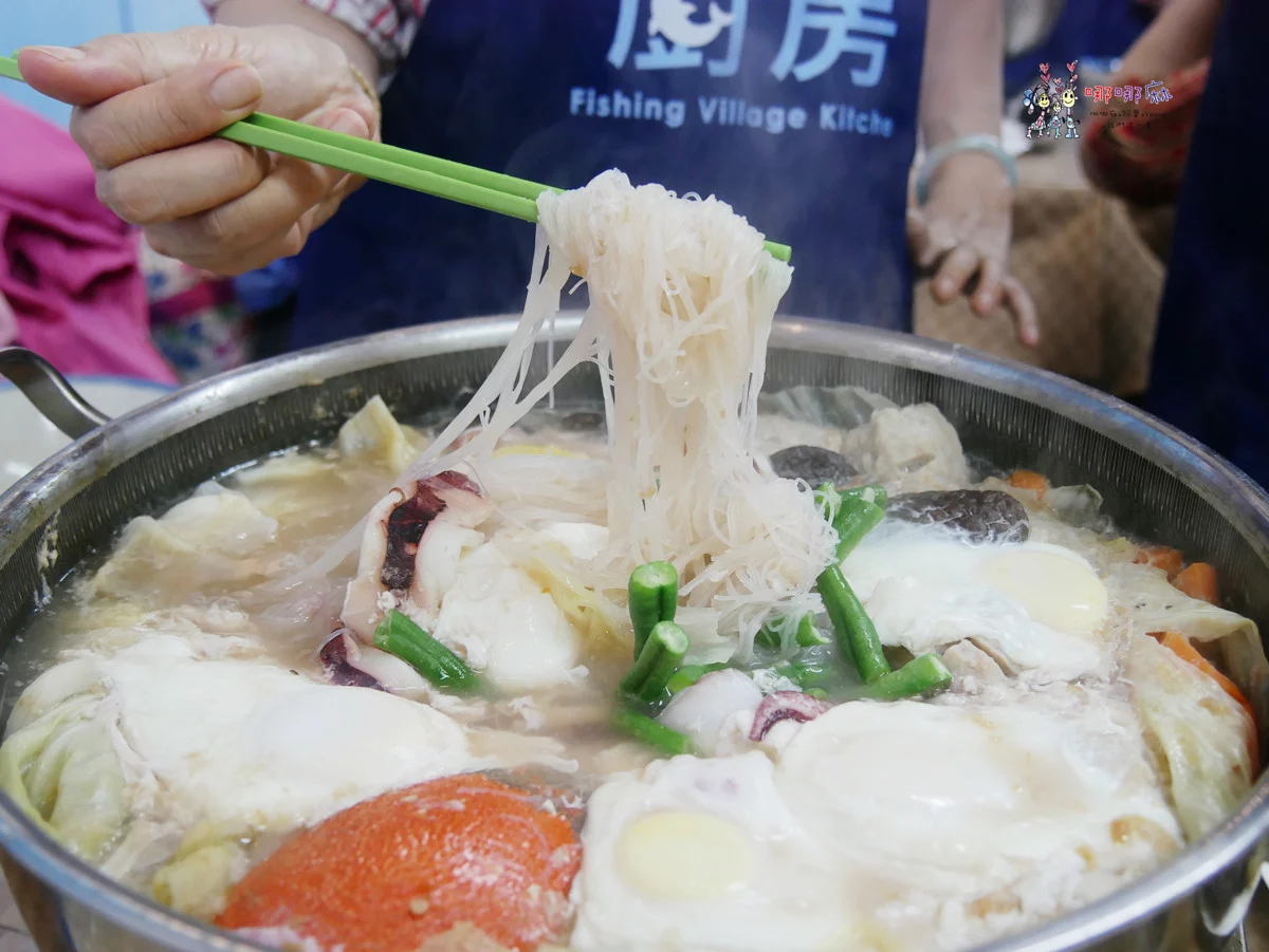 賞鯨了啦！看完海豚和牛奶海，再到漁港體驗DIY海鮮料理