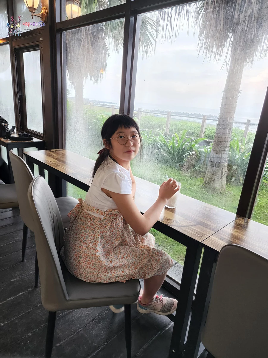 賞鯨了啦！看完海豚和牛奶海，再到漁港體驗DIY海鮮料理