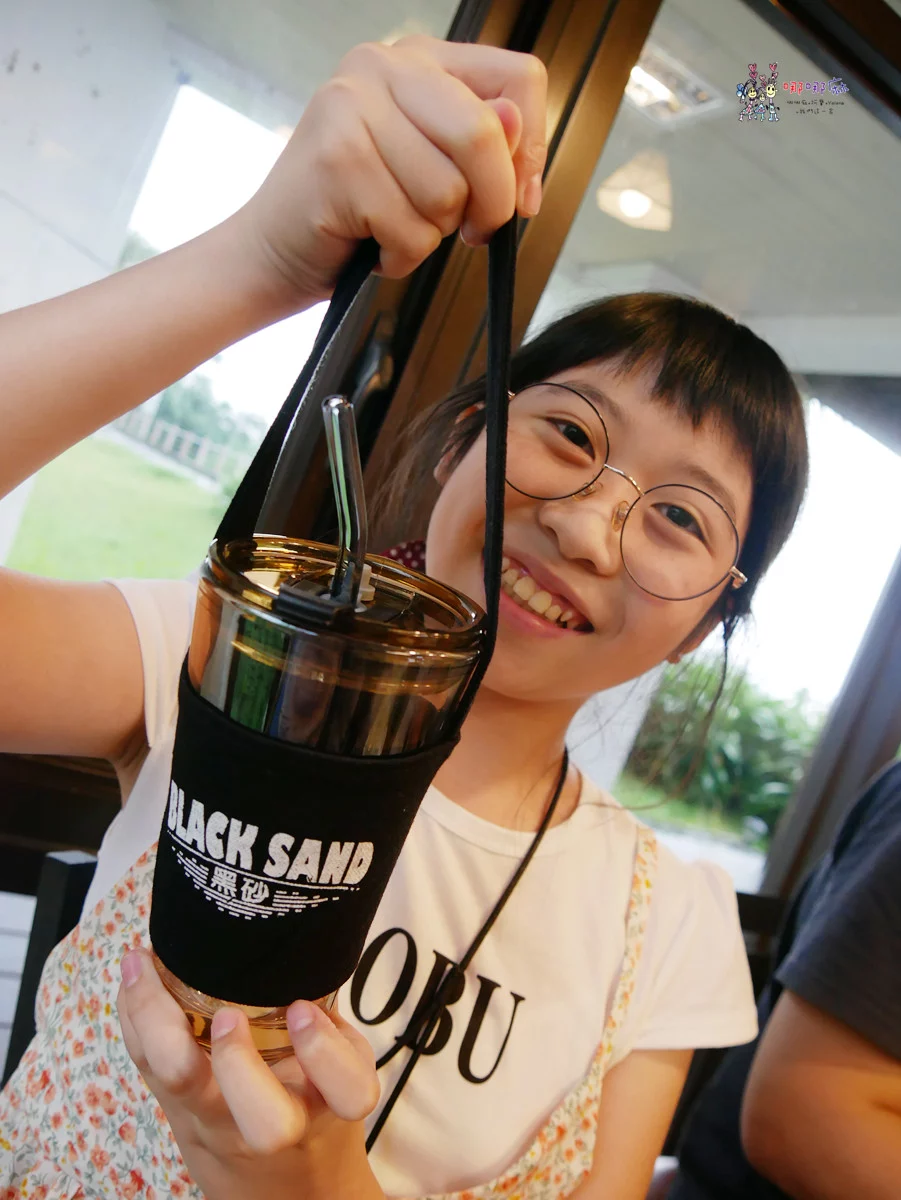 賞鯨了啦！看完海豚和牛奶海，再到漁港體驗DIY海鮮料理