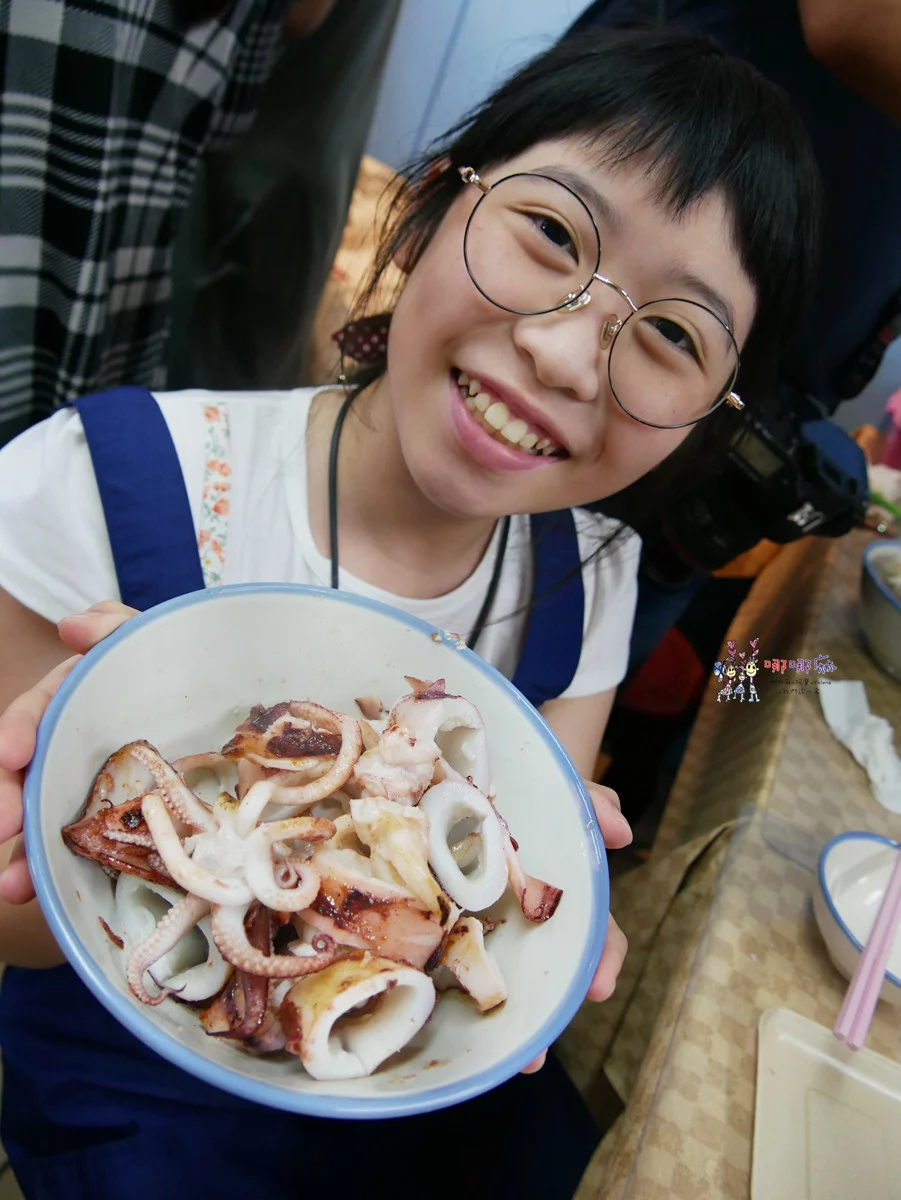 賞鯨了啦！看完海豚和牛奶海，再到漁港體驗DIY海鮮料理