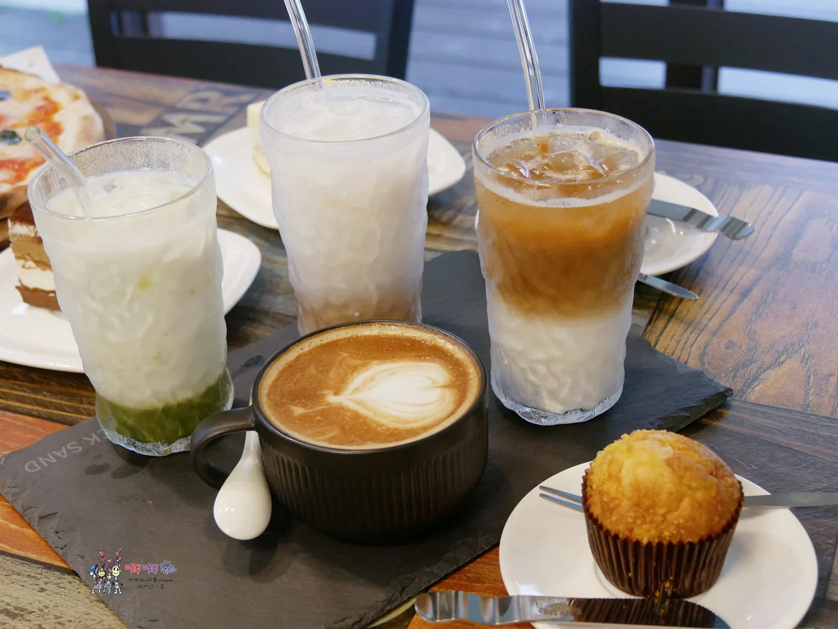 賞鯨了啦！看完海豚和牛奶海，再到漁港體驗DIY海鮮料理