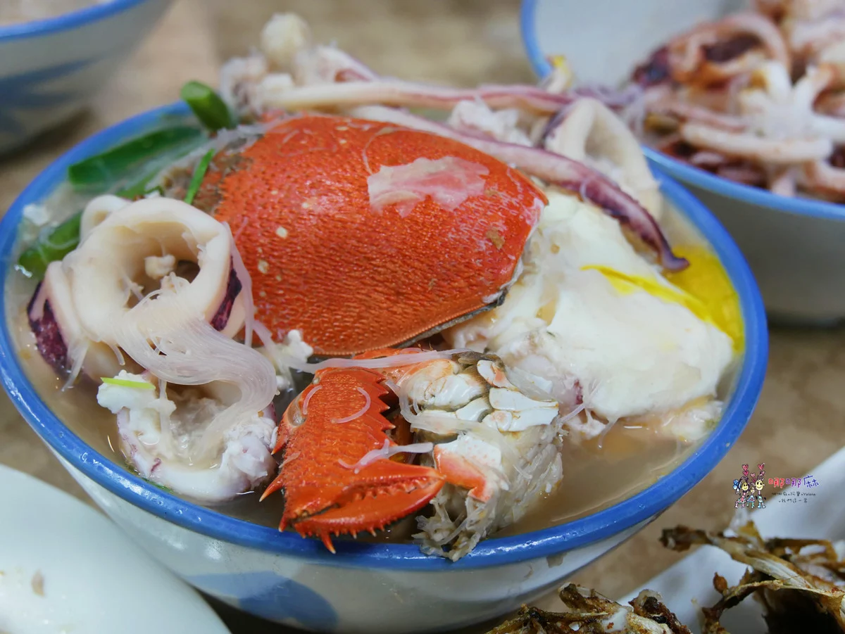 賞鯨了啦！看完海豚和牛奶海，再到漁港體驗DIY海鮮料理