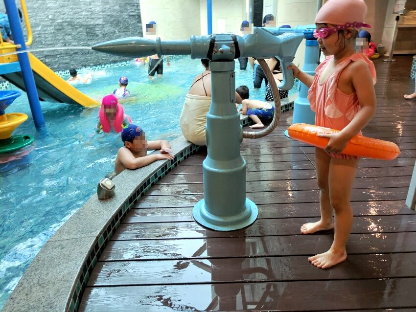 【墾丁住宿】墾丁怡灣渡假酒店．遊戲室+旋轉滑梯+親子主題房+戲水池!