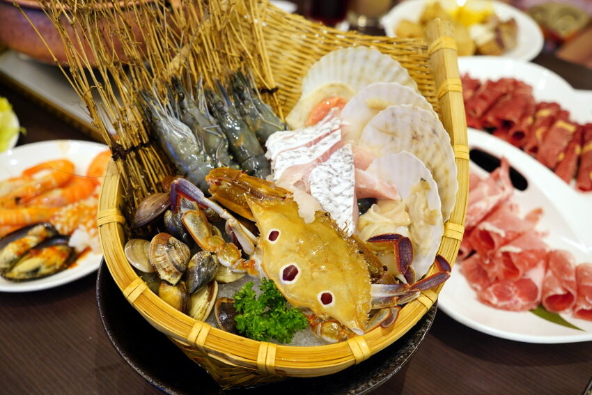 【墾丁住宿】墾丁怡灣渡假酒店．遊戲室+旋轉滑梯+親子主題房+戲水池!