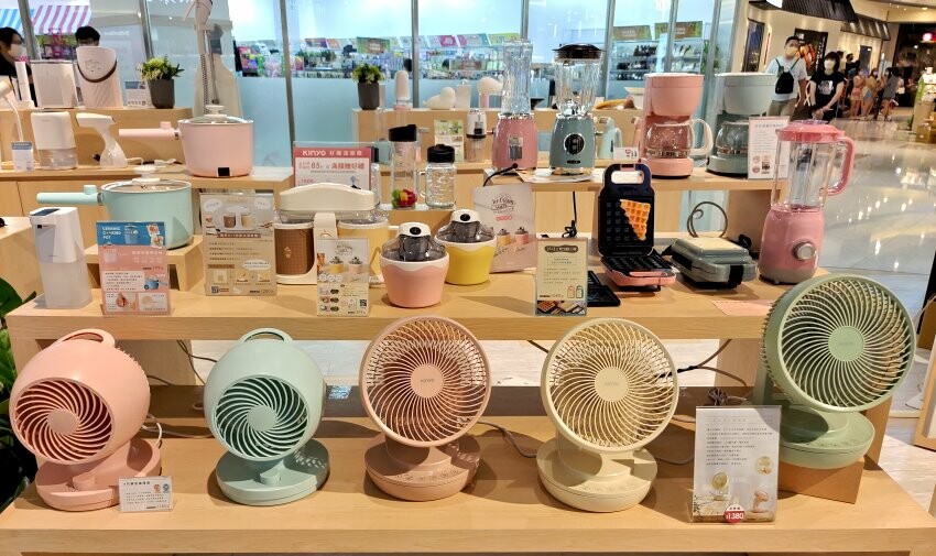 【桃園中壢】大江購物中心．2022夏日出遊景點好去處!超好拍森林秘境!