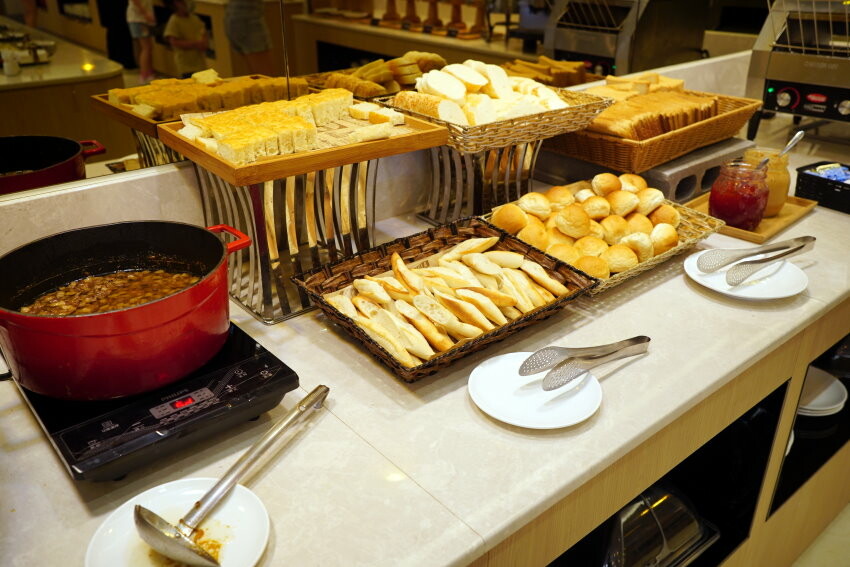 【墾丁住宿】墾丁怡灣渡假酒店．遊戲室+旋轉滑梯+親子主題房+戲水池!