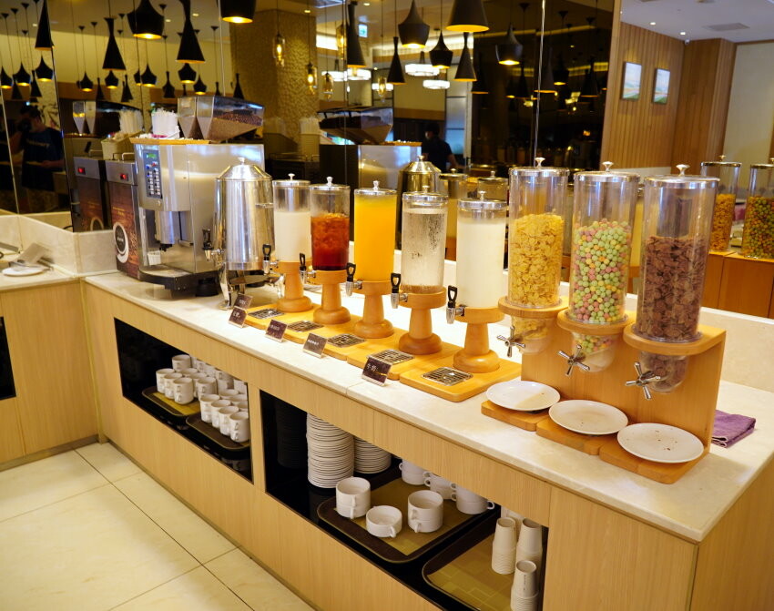 【墾丁住宿】墾丁怡灣渡假酒店．遊戲室+旋轉滑梯+親子主題房+戲水池!