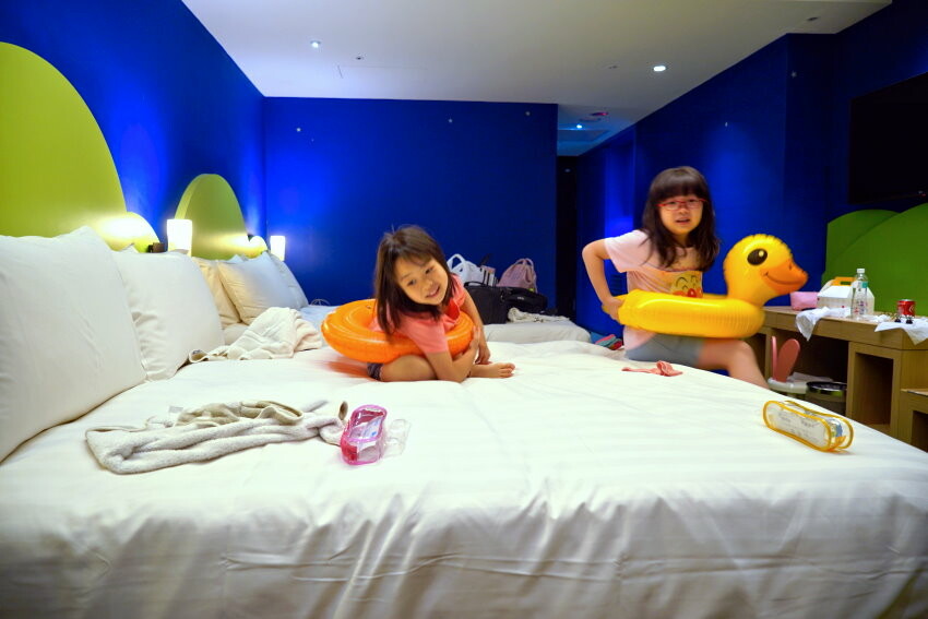 【墾丁住宿】墾丁怡灣渡假酒店．遊戲室+旋轉滑梯+親子主題房+戲水池!