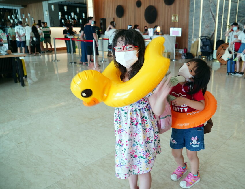 【墾丁住宿】墾丁怡灣渡假酒店．遊戲室+旋轉滑梯+親子主題房+戲水池!