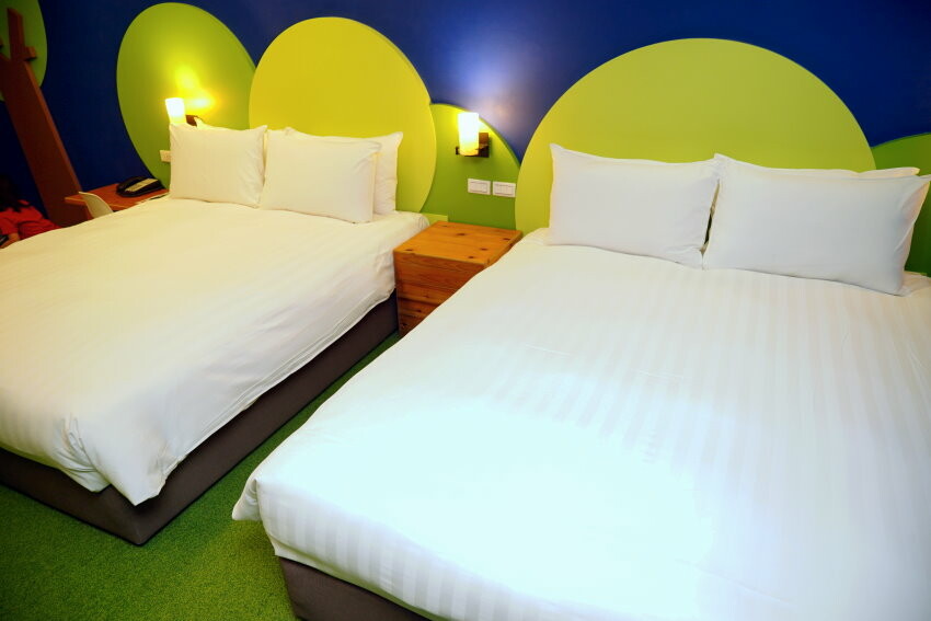 【墾丁住宿】墾丁怡灣渡假酒店．遊戲室+旋轉滑梯+親子主題房+戲水池!