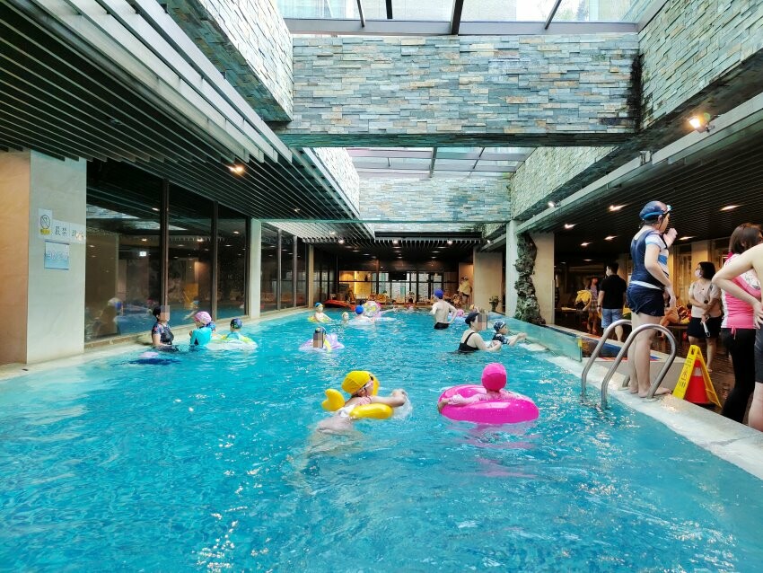 【墾丁住宿】墾丁怡灣渡假酒店．遊戲室+旋轉滑梯+親子主題房+戲水池!