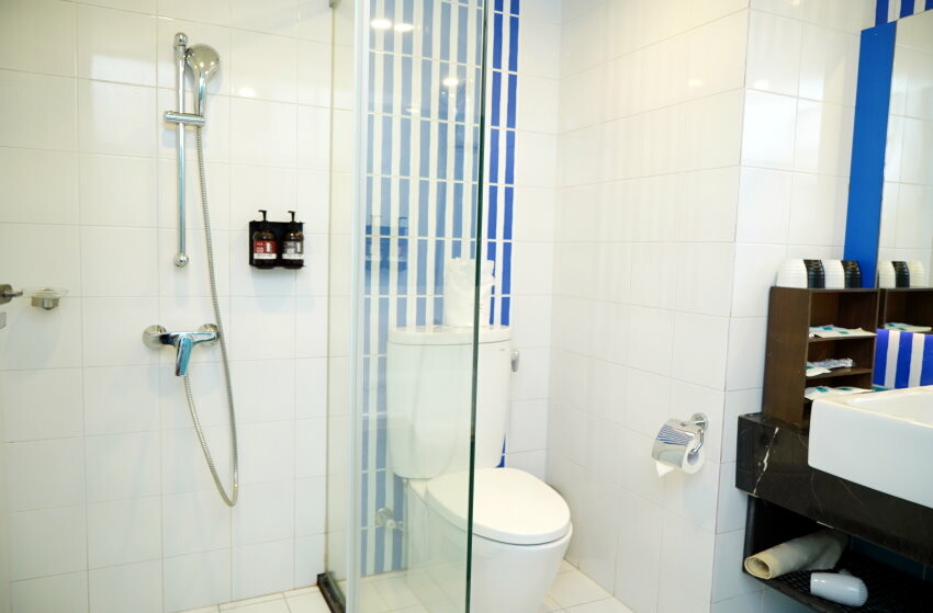 【墾丁住宿】墾丁怡灣渡假酒店．遊戲室+旋轉滑梯+親子主題房+戲水池!