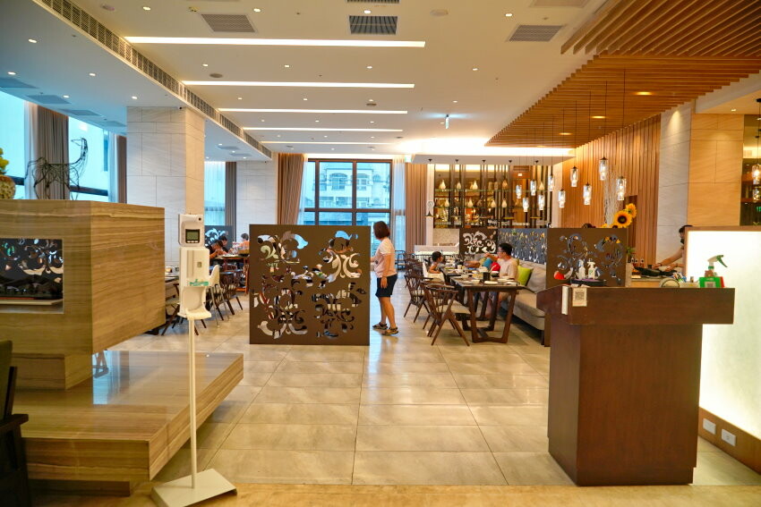 【墾丁住宿】墾丁怡灣渡假酒店．遊戲室+旋轉滑梯+親子主題房+戲水池!