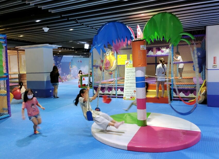 【墾丁住宿】墾丁怡灣渡假酒店．遊戲室+旋轉滑梯+親子主題房+戲水池!