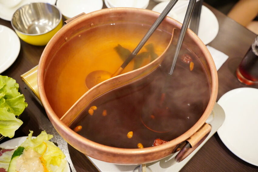 【墾丁住宿】墾丁怡灣渡假酒店．遊戲室+旋轉滑梯+親子主題房+戲水池!