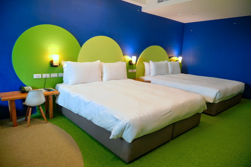 【墾丁住宿】墾丁怡灣渡假酒店．遊戲室+旋轉滑梯+親子主題房+戲水池!