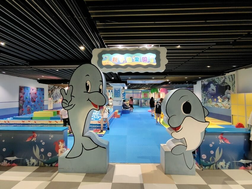 【墾丁住宿】墾丁怡灣渡假酒店．遊戲室+旋轉滑梯+親子主題房+戲水池!