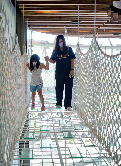 【墾丁住宿】墾丁怡灣渡假酒店．遊戲室+旋轉滑梯+親子主題房+戲水池!