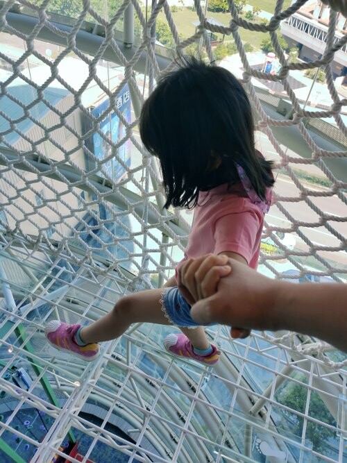 【墾丁住宿】墾丁怡灣渡假酒店．遊戲室+旋轉滑梯+親子主題房+戲水池!