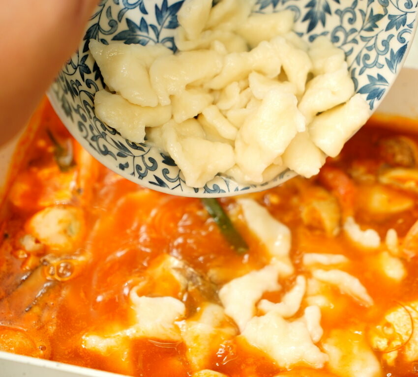 【食譜】麵疙瘩做法+茄汁鯖魚罐頭麵.一鍋到底、快速方便的美味!