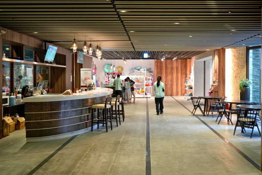 【墾丁住宿】墾丁怡灣渡假酒店．遊戲室+旋轉滑梯+親子主題房+戲水池!