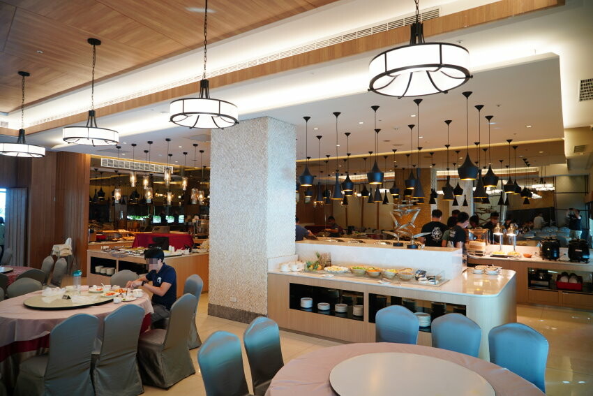 【墾丁住宿】墾丁怡灣渡假酒店．遊戲室+旋轉滑梯+親子主題房+戲水池!