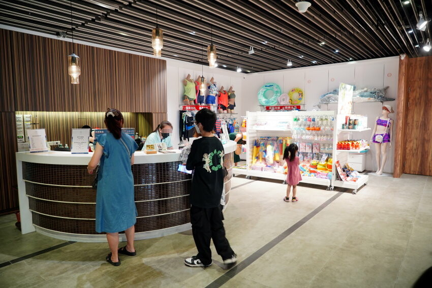 【墾丁住宿】墾丁怡灣渡假酒店．遊戲室+旋轉滑梯+親子主題房+戲水池!