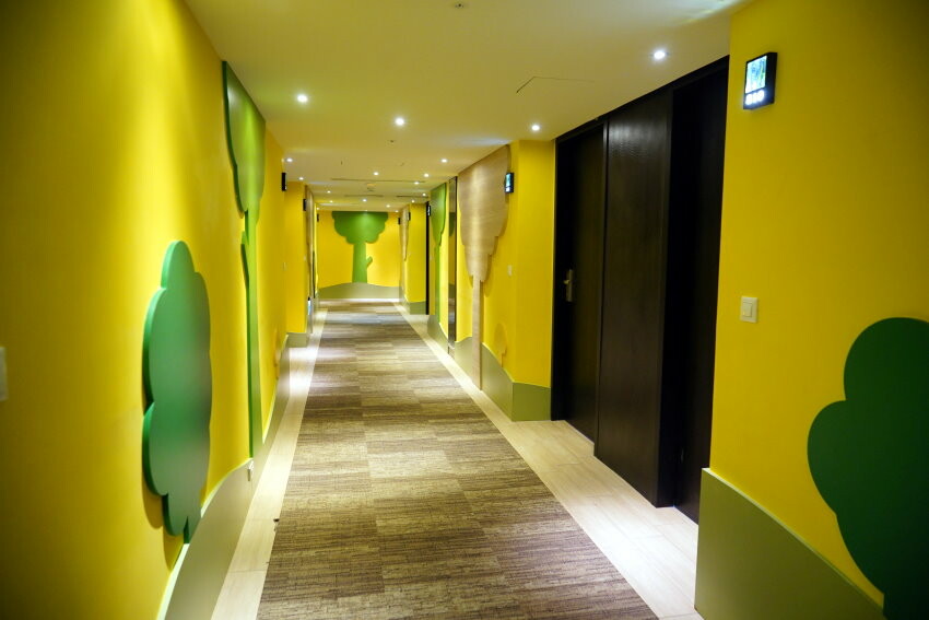 【墾丁住宿】墾丁怡灣渡假酒店．遊戲室+旋轉滑梯+親子主題房+戲水池!