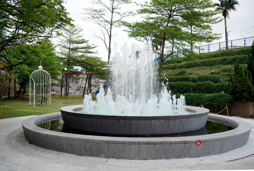 【桃園中壢】大江購物中心．2022夏日出遊景點好去處!超好拍森林秘境!