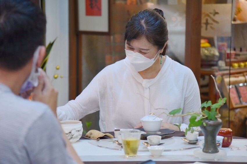 台中梧棲區|台中港舶來品商圈 祥興普洱茶莊 深藏著舶來品商圈舊回憶光景 戶外茶席饗宴 切磋茶藝擁抱老故事|西莉亞玩樂人生 24.JPG