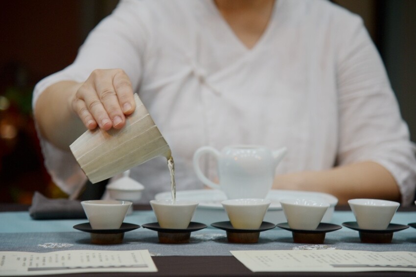 台中梧棲區|台中港舶來品商圈 祥興普洱茶莊 深藏著舶來品商圈舊回憶光景 戶外茶席饗宴 切磋茶藝擁抱老故事|西莉亞玩樂人生 17.JPG