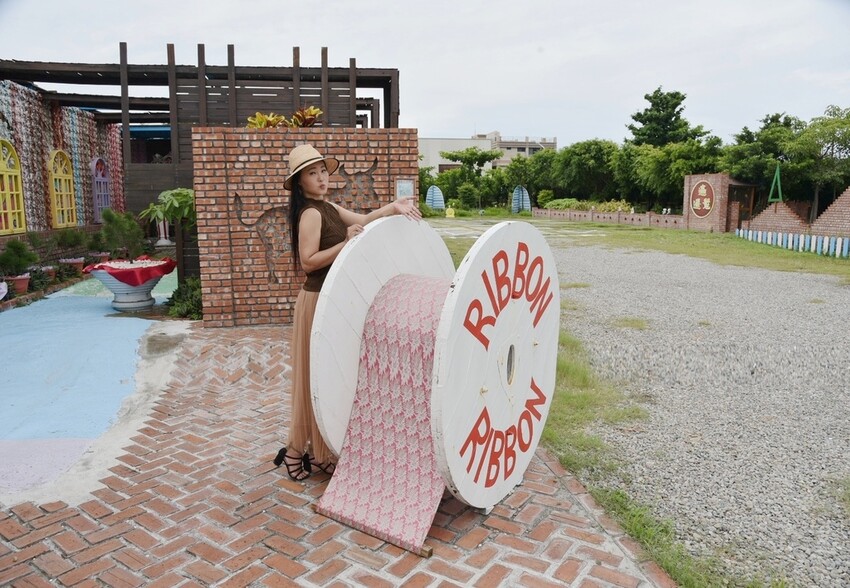 彰化鹿港鎮|緞帶王觀光工廠 亞洲首座緞帶博物館 7月16日盛大開園 免費入園參觀 免費緞帶DIY體驗 網美IG必拍景點 |西莉亞玩樂人生 12-1.jpg