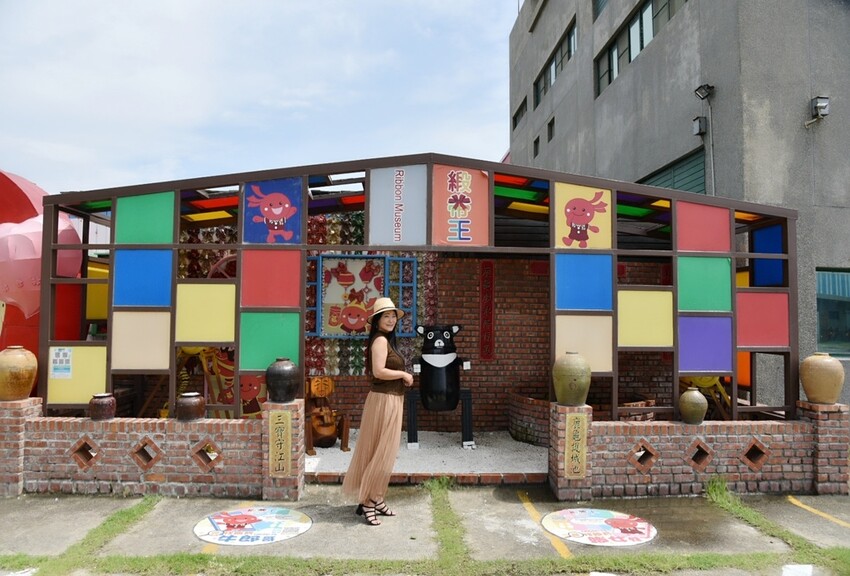 彰化鹿港鎮|緞帶王觀光工廠 亞洲首座緞帶博物館 7月16日盛大開園 免費入園參觀 免費緞帶DIY體驗 網美IG必拍景點 |西莉亞玩樂人生 06.jpg