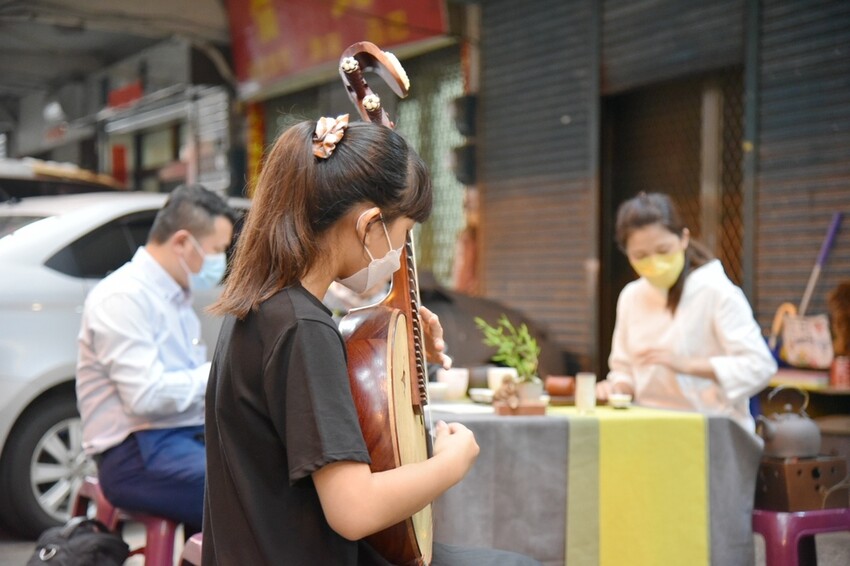 台中梧棲區|台中港舶來品商圈 祥興普洱茶莊 深藏著舶來品商圈舊回憶光景 戶外茶席饗宴 切磋茶藝擁抱老故事|西莉亞玩樂人生 10.JPG