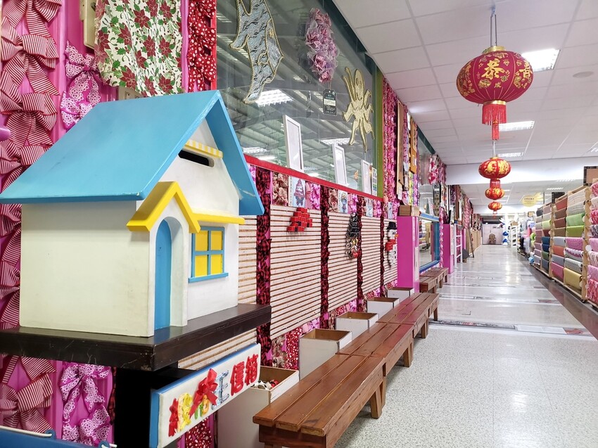 彰化鹿港鎮|緞帶王觀光工廠 亞洲首座緞帶博物館 7月16日盛大開園 免費入園參觀 免費緞帶DIY體驗 網美IG必拍景點 |西莉亞玩樂人生 35.jpg