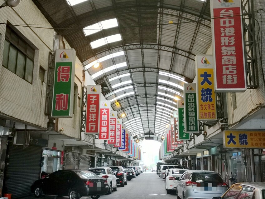 台中梧棲區|台中港舶來品商圈 祥興普洱茶莊 深藏著舶來品商圈舊回憶光景 戶外茶席饗宴 切磋茶藝擁抱老故事|西莉亞玩樂人生 03.jpg