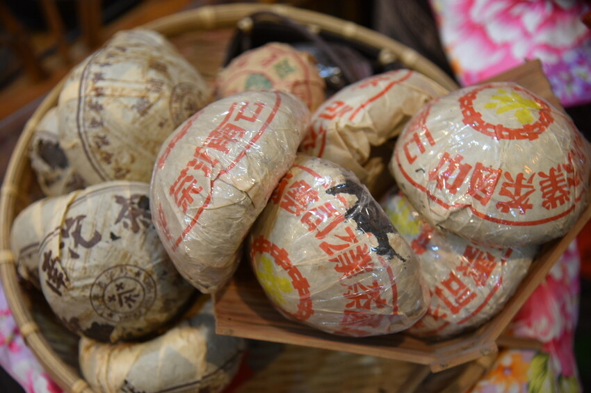 台中梧棲區|台中港舶來品商圈 祥興普洱茶莊 深藏著舶來品商圈舊回憶光景 戶外茶席饗宴 切磋茶藝擁抱老故事|西莉亞玩樂人生 31.JPG