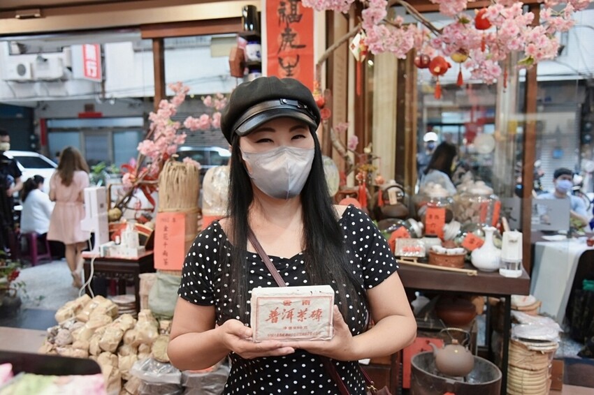 台中梧棲區|台中港舶來品商圈 祥興普洱茶莊 深藏著舶來品商圈舊回憶光景 戶外茶席饗宴 切磋茶藝擁抱老故事|西莉亞玩樂人生 34.jpg