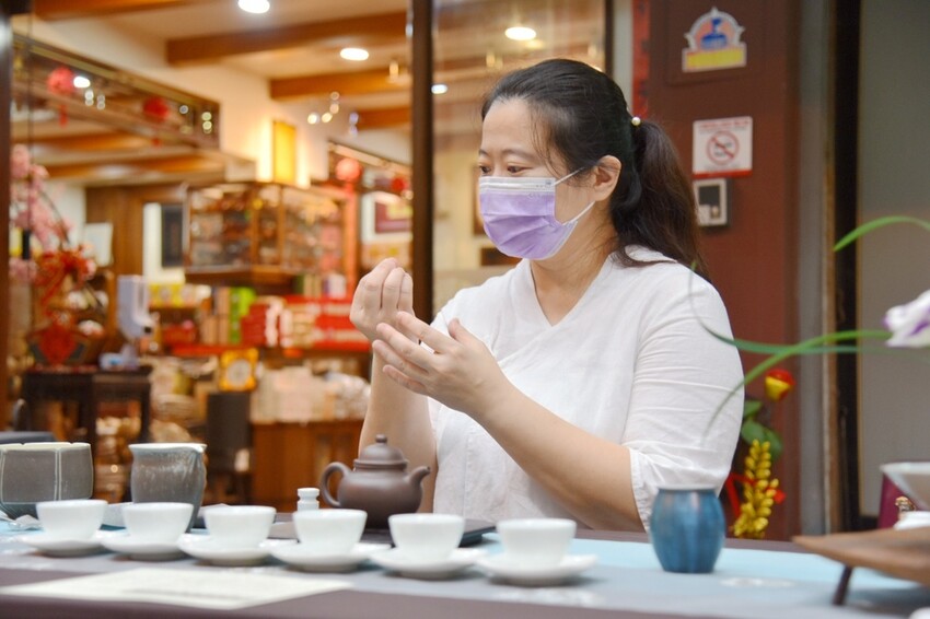 台中梧棲區|台中港舶來品商圈 祥興普洱茶莊 深藏著舶來品商圈舊回憶光景 戶外茶席饗宴 切磋茶藝擁抱老故事|西莉亞玩樂人生 22-2.JPG