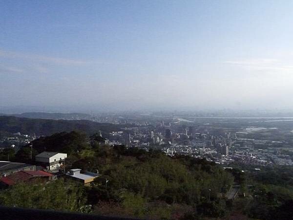 【走。遊台北賞花趣】北投區櫻花隧道