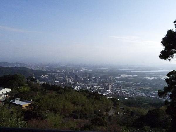 【走。遊台北賞花趣】北投區櫻花隧道