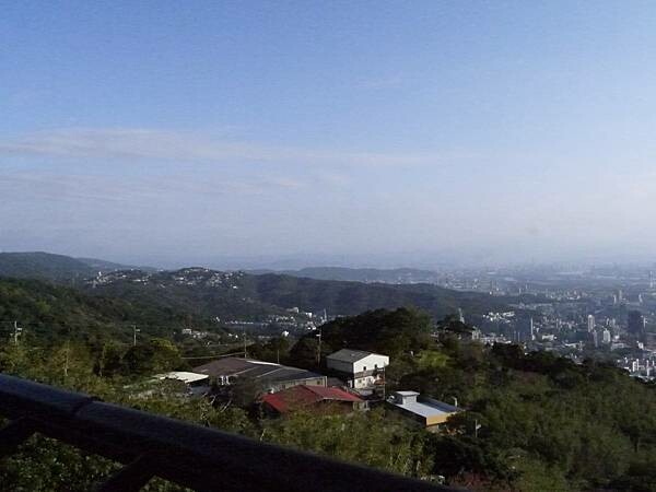 【走。遊台北賞花趣】北投區櫻花隧道