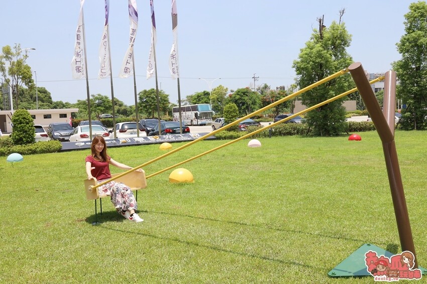 【台南活動】暑假限定飛機大富翁來了！巨型彈弓、火箭版跳房子和3D大型拼圖通通免費玩：萬國通路創意觀光工廠 - 熱血玩台南。跳躍新世界