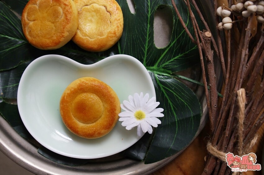 【台灣伴手禮】跳脫你想像中的肉鬆餅！皮薄餡多口味層次豐富，麻糬金沙芋泥通通包在裡面：胖肉鋪 - 熱血玩台南。跳躍新世界