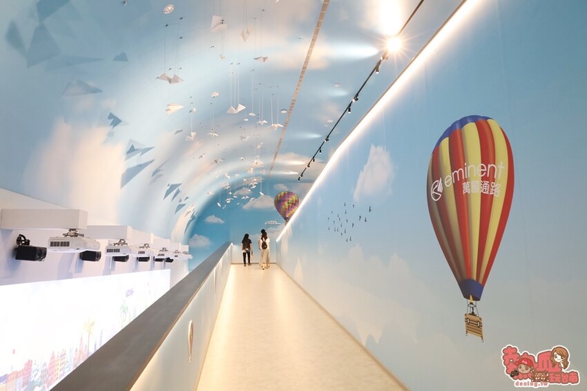 【台南活動】暑假限定飛機大富翁來了！巨型彈弓、火箭版跳房子和3D大型拼圖通通免費玩：萬國通路創意觀光工廠 - 熱血玩台南。跳躍新世界