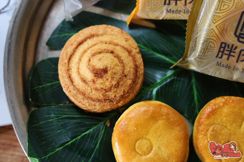 【台灣伴手禮】跳脫你想像中的肉鬆餅！皮薄餡多口味層次豐富，麻糬金沙芋泥通通包在裡面：胖肉鋪 - 熱血玩台南。跳躍新世界