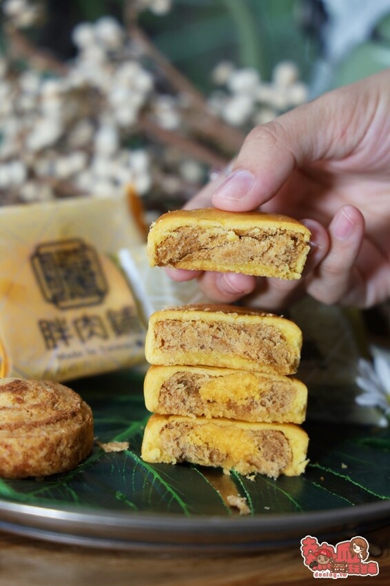 【台灣伴手禮】跳脫你想像中的肉鬆餅！皮薄餡多口味層次豐富，麻糬金沙芋泥通通包在裡面：胖肉鋪 - 熱血玩台南。跳躍新世界